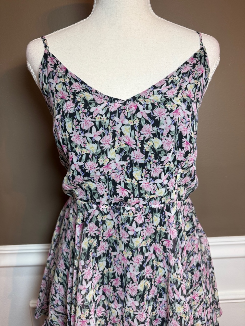 Allison New York Floral Tiered Ruffle Midi Dress Smocked Back S - Picture 4 of 9